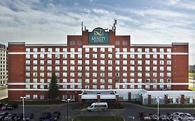 Embassy Suites By Hilton Montreal Airport Пуэнт-Клер Exterior photo