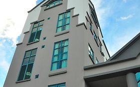 Tat Place Hotel Kuala Belait Exterior photo