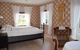 Bed and Breakfast Vaenneberga Gard Bed & Breakfast Сёдерчёпинг Room photo