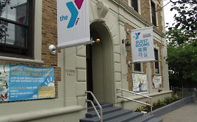 Хостел Flushing Ymca Нью-Йорк Exterior photo