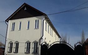 Bed and Breakfast Sweet House Gh Каракол Exterior photo