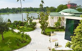 Inya Lake Hotel Янгон Exterior photo