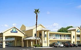 Days Inn By Wyndham Daytona Beach Speedway Exterior photo