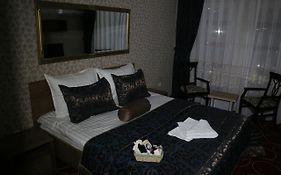 Hotel Pejton Приштина Exterior photo