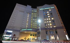 Imperial Riverbank Hotel Кучинг Exterior photo