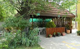 Thamalakane Guest House Маун Exterior photo
