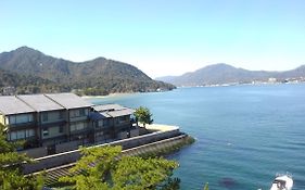 Отель Sakuraya Itsukushima Exterior photo