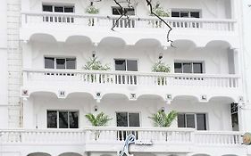 A L'Hotel Антананариву Exterior photo