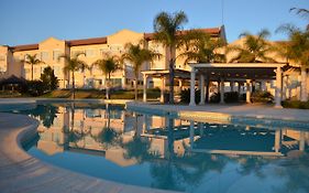 Howard Johnson Resort Spa & Convention Center Мерло Exterior photo