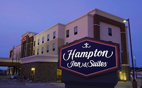 Hampton Inn & Suites Bismarck Northwest Exterior photo