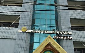 Silver Moon Hotel Янгон Exterior photo