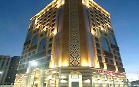 Отель Ramada Madinah Al Hamra Медина Exterior photo