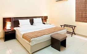 La Villa Hotel Доха Room photo