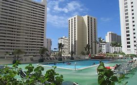 Апарт отель Aston At The Waikiki Banyan Гонолулу Exterior photo