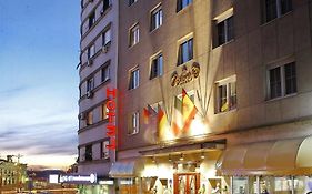Queen'S Astoria Design Hotel Белград Exterior photo