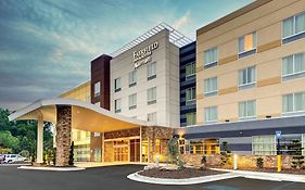 Fairfield Inn & Suites By Marriott Atlanta Стокбридж Exterior photo