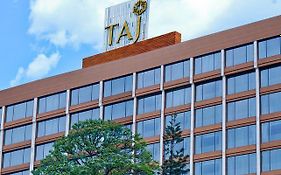 Отель Taj Mg Road Bengaluru Exterior photo