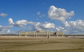 Отель Thermae Palace Остенде Exterior photo