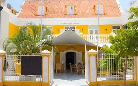 Academy Hotel Curacao Виллемстад Exterior photo
