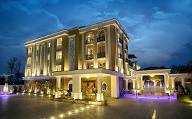 Four Vedas Hotel & Resort Силигури Exterior photo
