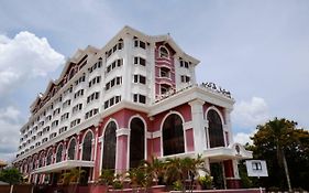 Parkview Hotel Кампонг-Джерудонг Exterior photo