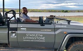 Stanley & Livingstone At Водопад Виктория Exterior photo