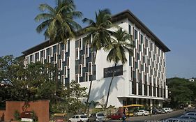 Отель Vivanta Goa, Панаджи Exterior photo