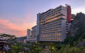 Le Eminence Puncak Hotel Convention & Resort Exterior photo