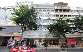 Oyo 102 Diamond Residence Silom Бангкок Exterior photo