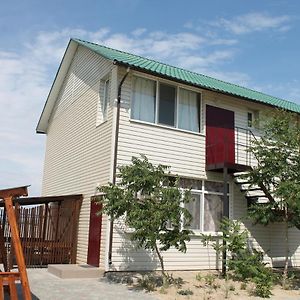 Отель Kottedzhi "Family Rest" Кирилловка Exterior photo