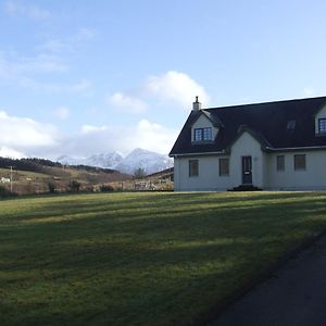 Trien Lodge Карбост Exterior photo