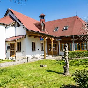 Отель Penzion Terasa, Bed & Breakfast Велке Лосины Exterior photo