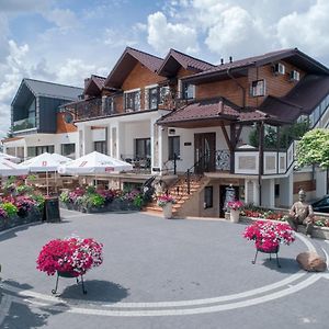 Hotel & Restauracja Gniecki Хрубешув Exterior photo