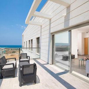 Stylish Penthouse Apartment Close To Akhziv Beach By Sea N' Rent Нагария Exterior photo