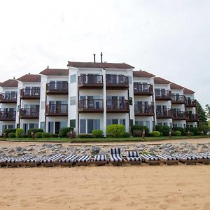 Beach Room 107 Траверс-Сити Exterior photo