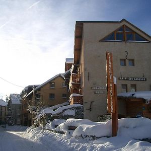 Отель La Ptite Auberge Эгий Exterior photo