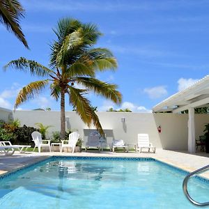 Yoyita Suites Aruba Villa Палм Бич Exterior photo