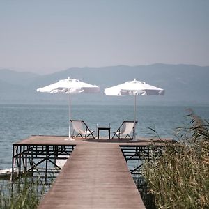 Отель The Lake House Boyalica Exterior photo