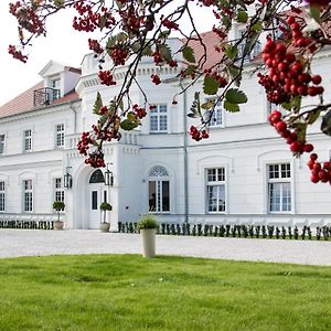 Отель Palac Na Opieszynie Вжесня Exterior photo