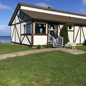 Bed and Breakfast Gite Au Bord De La Baie Бактуш Exterior photo