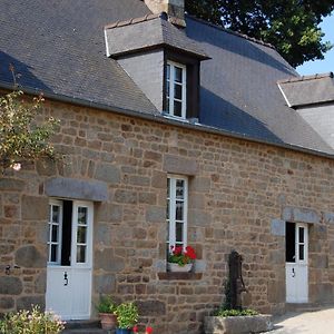 Bed and Breakfast Le Pont St Michel Maen Roch Exterior photo