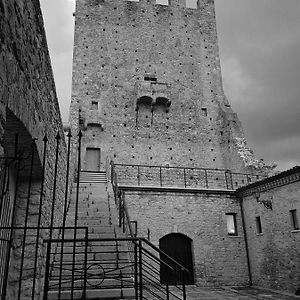 Bed and Breakfast Castel Di Pietra Pietra Montecorvino Exterior photo