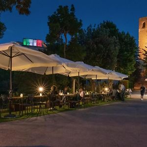 Отель Osteria Belvedere Сан-Лео Exterior photo