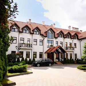 Отель Zoloto Karpat Стрый Exterior photo