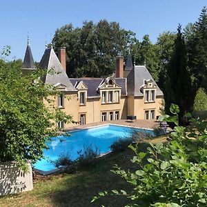 Bed and Breakfast Chateau De Bonnevaux Villeneuve-de-Marc Exterior photo