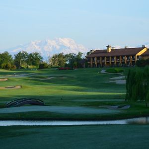 Golf Hotel Castelconturbia Аграте-Контурбия Exterior photo