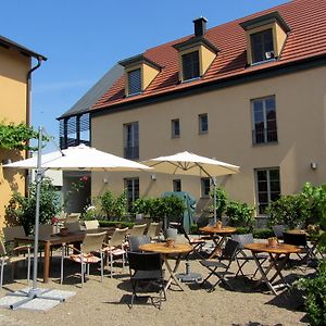 Hotel Weinblatt Зоммерах Exterior photo