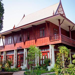 Baan Lhang Wangh บ้านหลังวัง Пхитсанулок Exterior photo