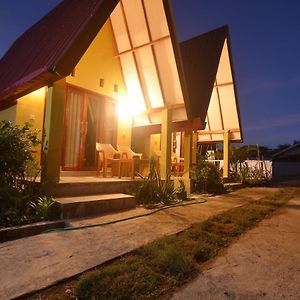 Bale Baleku Homestay Прайя Exterior photo