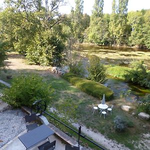 Bed and Breakfast Le Moulin De Cors Oulches Exterior photo